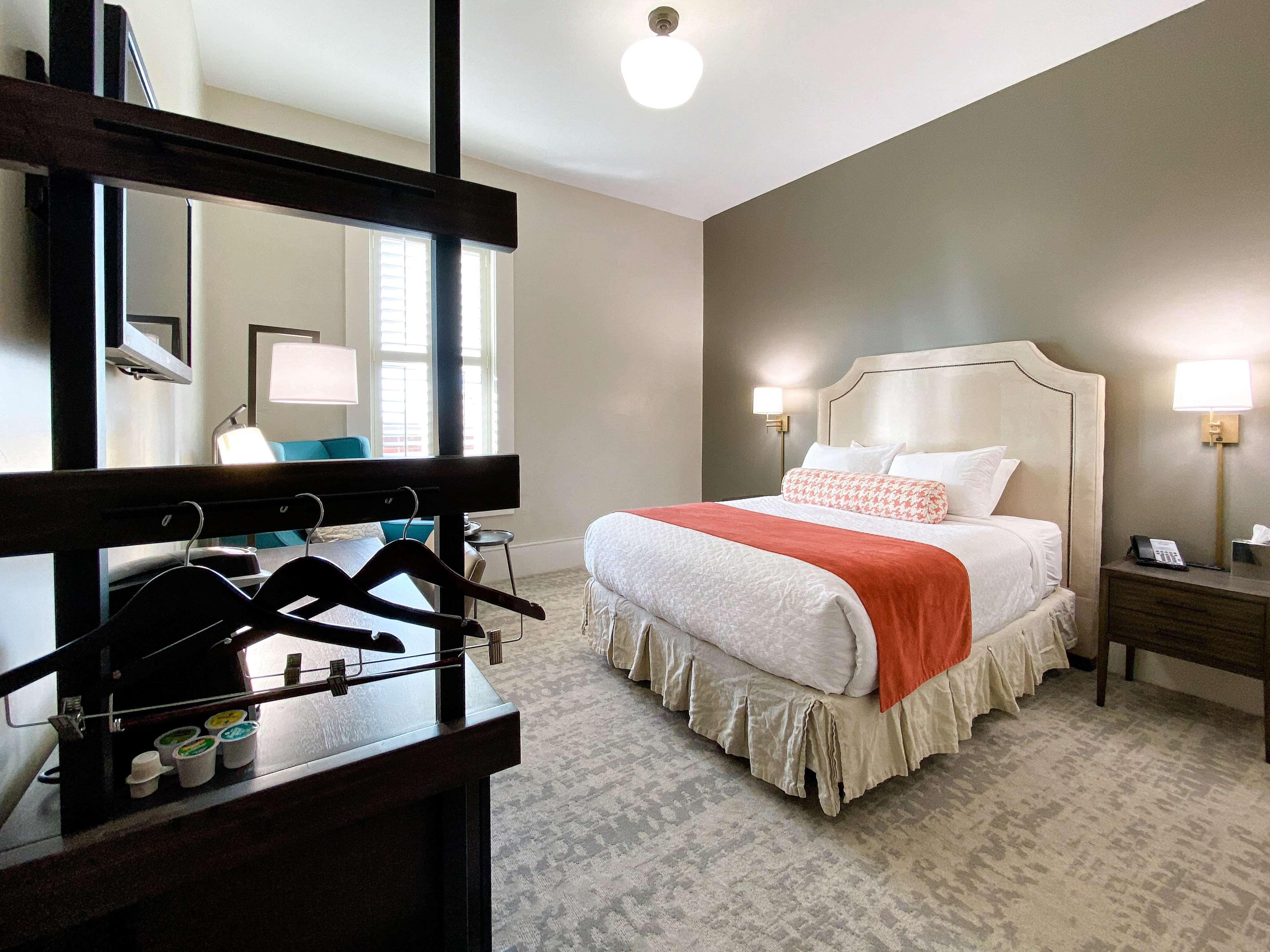 Hotel Florence, Tapestry Collection By Hilton Luaran gambar